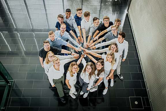Das Nachwuchsteam von GRENKE - der neue Ausbildungsjahrgang startet am 1. September
